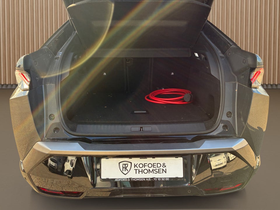 Peugeot e-3008 77 GT Pack 5d