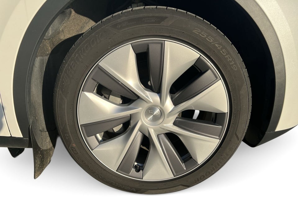 Tesla Model Y RWD 5d