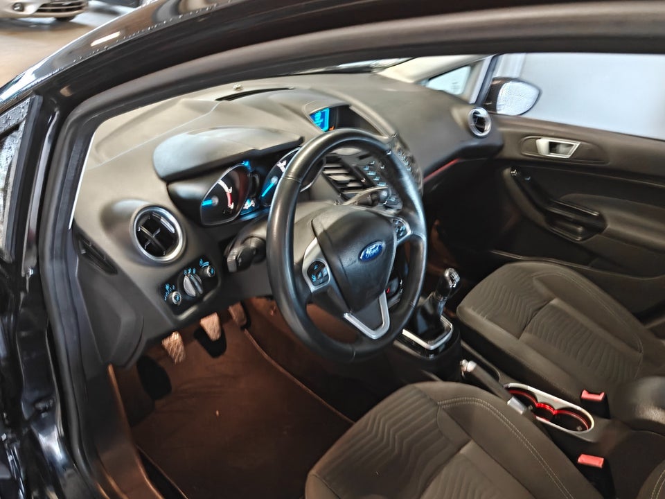 Ford Fiesta 1,6 TDCi 95 Titanium 5d