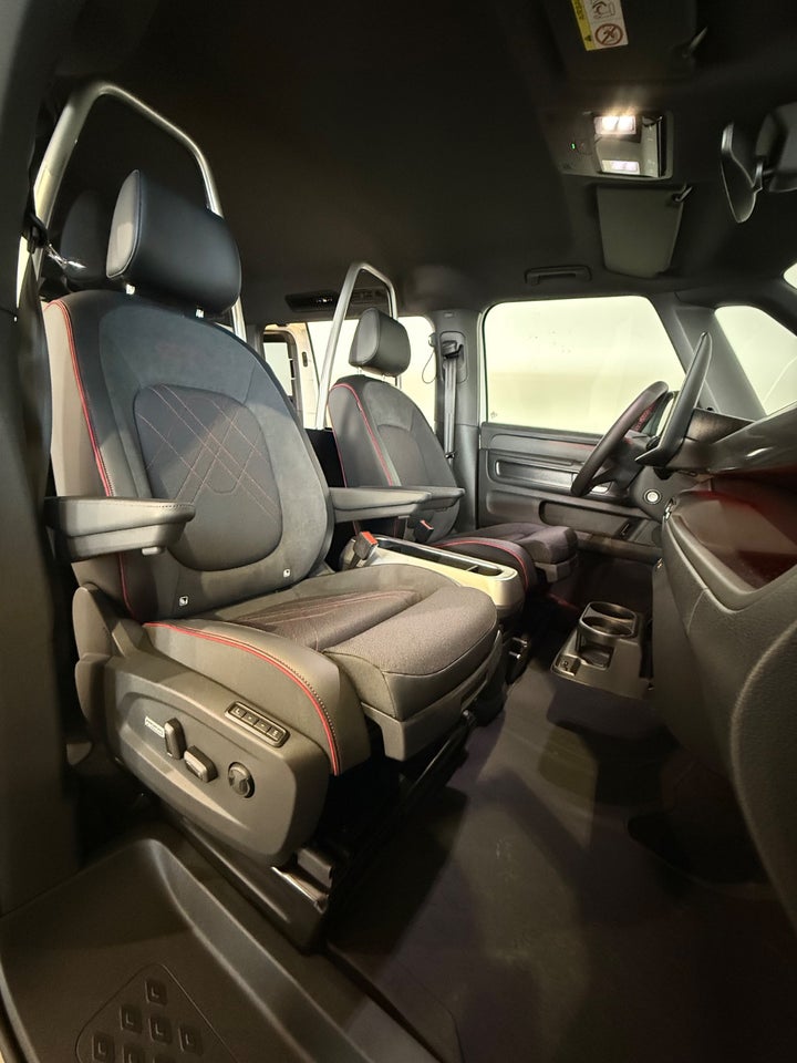 VW ID. Buzz 86 GTX 4Motion LWB Van 5d