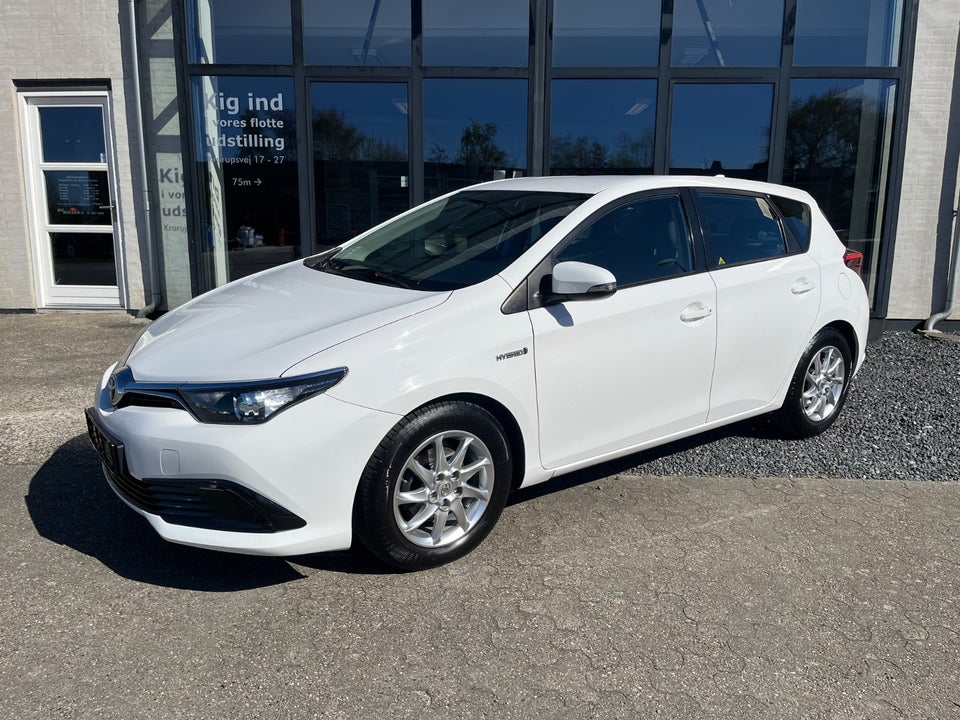 Toyota Auris 1,8 Hybrid H1 CVT 5d