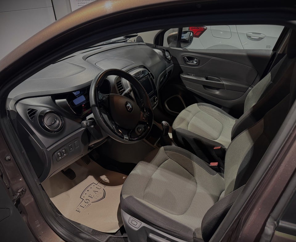 Renault Captur 0,9 TCe 90 Expression 5d