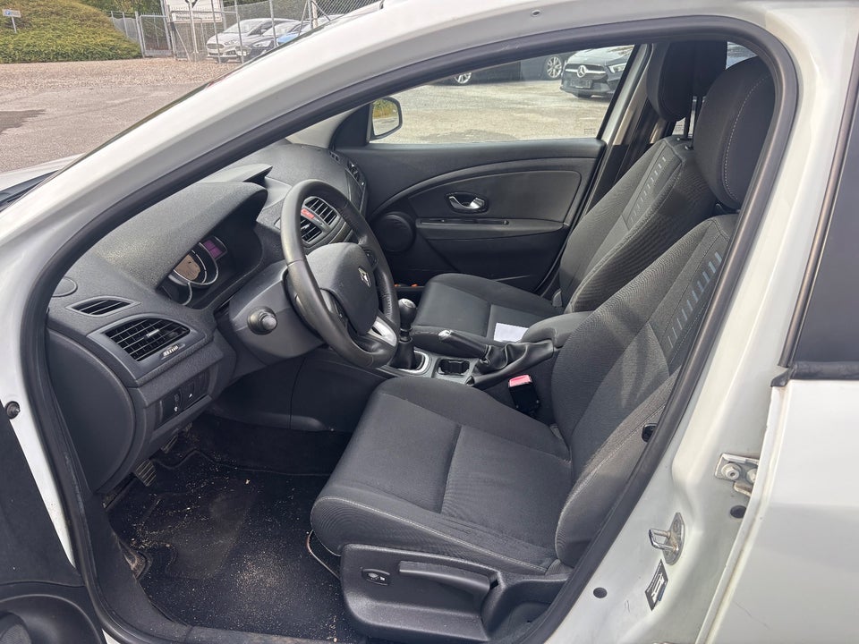 Renault Megane III 1,5 dCi 110 Authentique Sport Tourer 5d