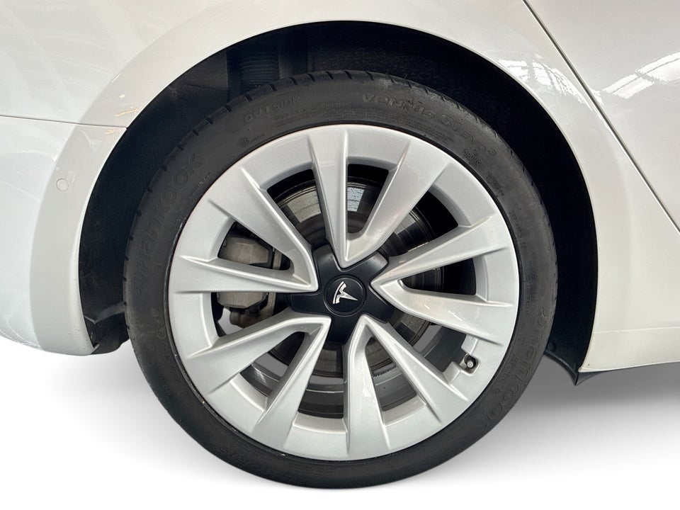 Tesla Model 3 Long Range AWD 4d