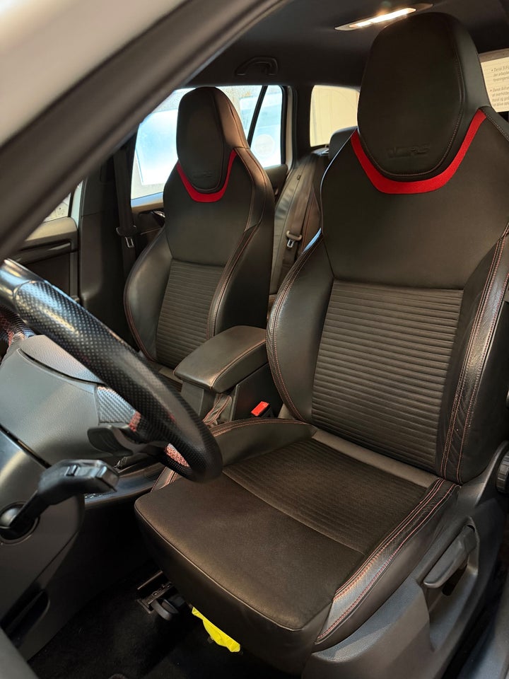 Skoda Octavia 2,0 TSi 220 RS Combi DSG 5d