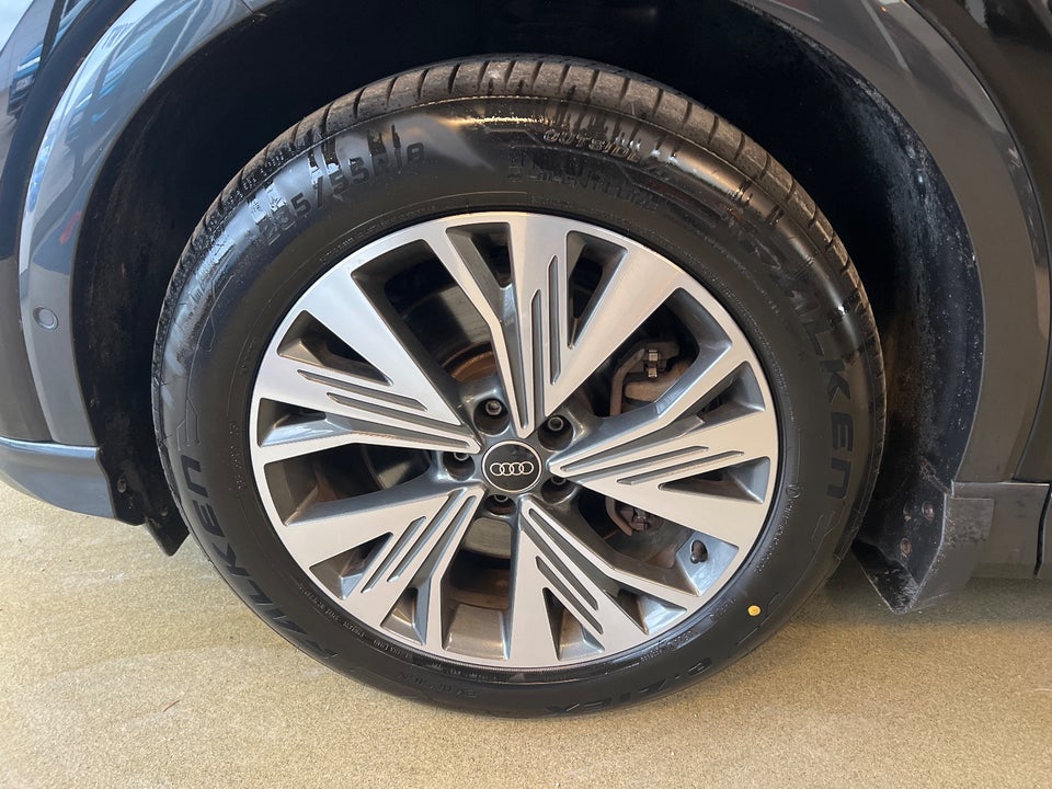 Audi Q4 e-tron 40 Advanced 5d