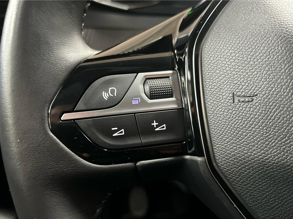 Peugeot 208 1,2 PureTech 100 Allure 5d