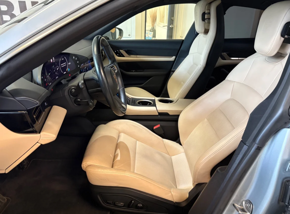 Porsche Taycan 4S Performance+ 4d