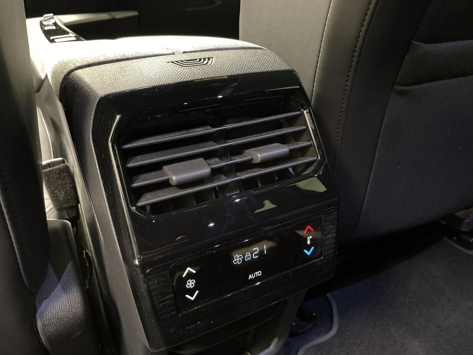 Peugeot e-5008 77 Allure 7prs 5d