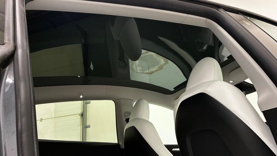 Tesla Model Y RWD 5d
