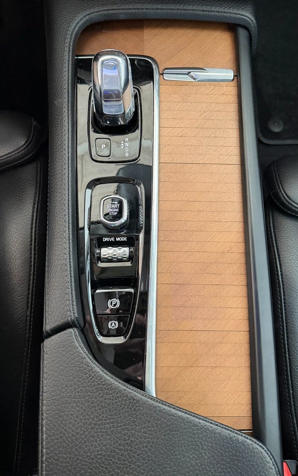 Volvo XC90 2,0 T8 407 Inscription aut. AWD 5d