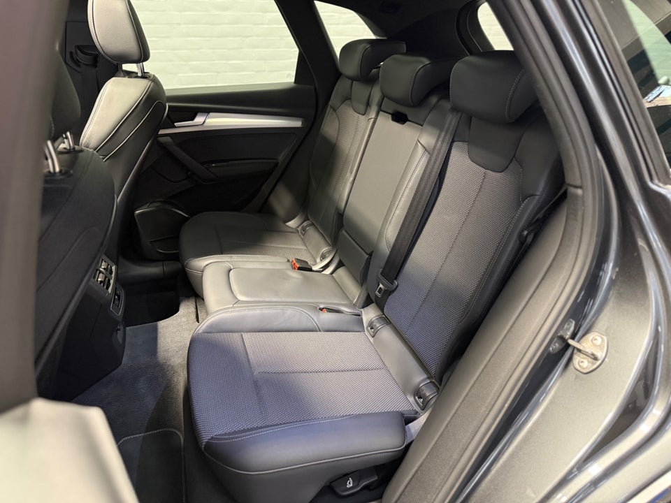 Audi Q5 50 TFSi e S-line quattro S-tr. 5d