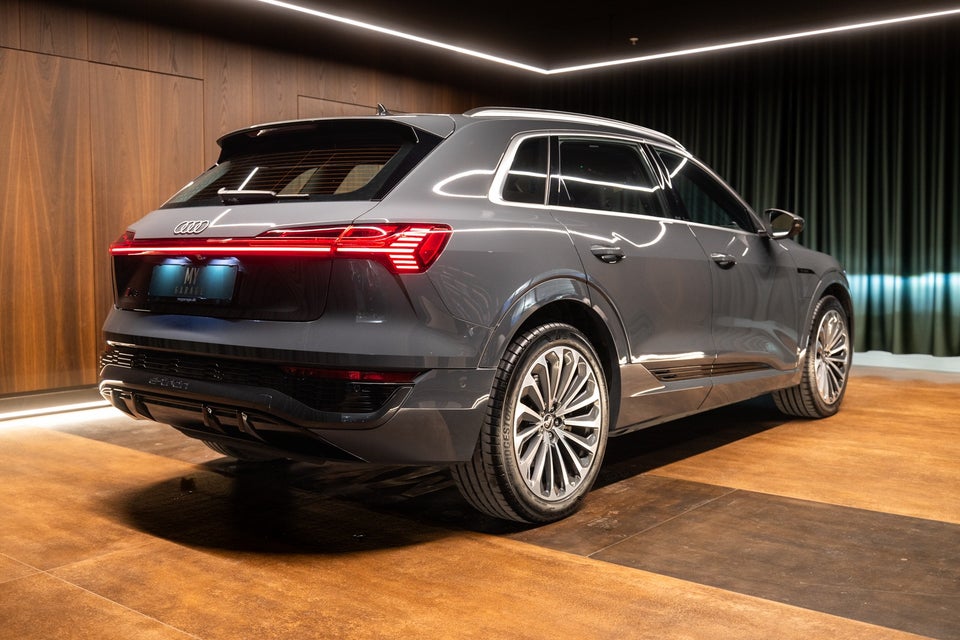 Audi Q8 e-tron 55 S-line quattro 5d