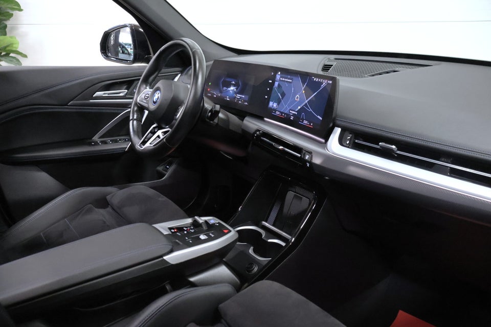 BMW iX1 xDrive30 Charged M-Sport 5d