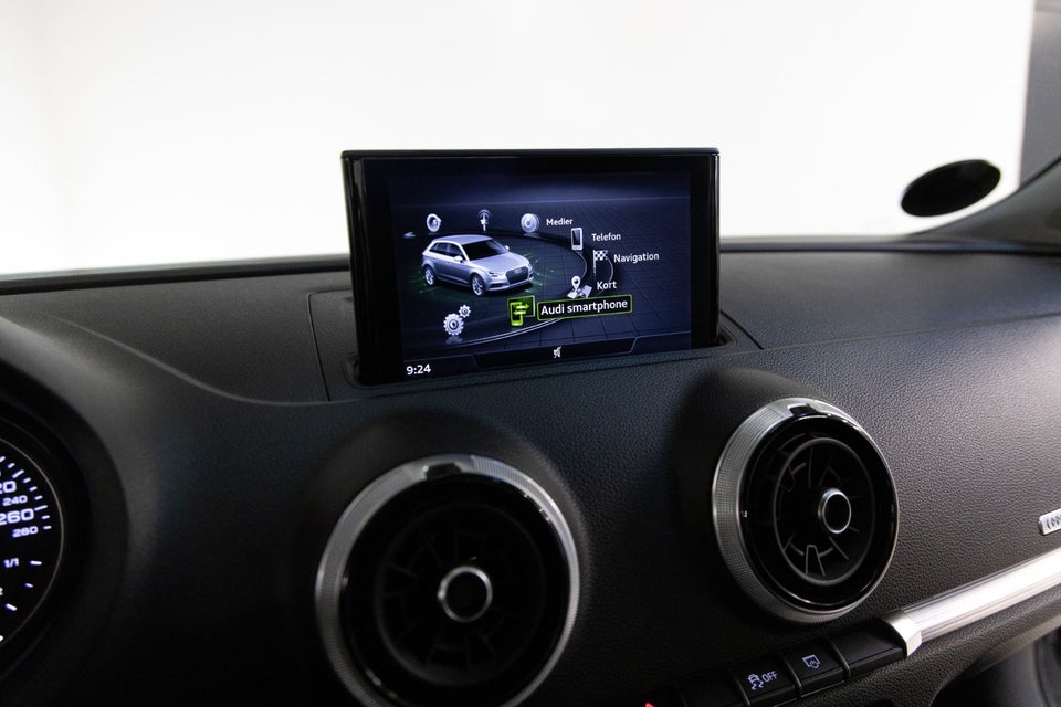 Audi A3 35 TFSi Sport Limited Sportback 5d