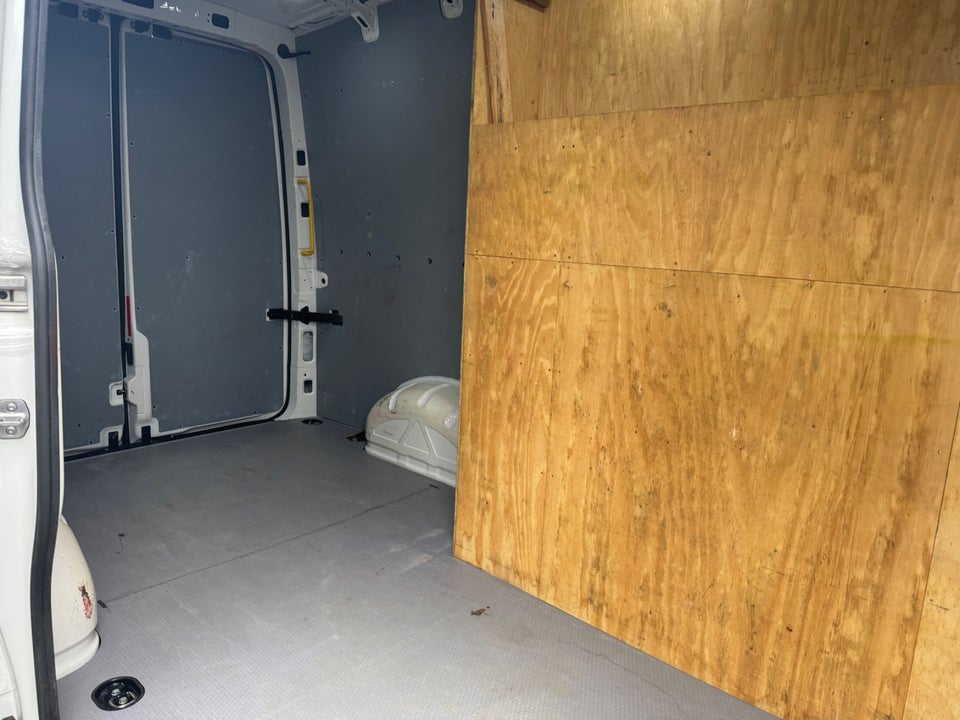VW Crafter 35 2,0 TDi 140 Kassevogn L3H2