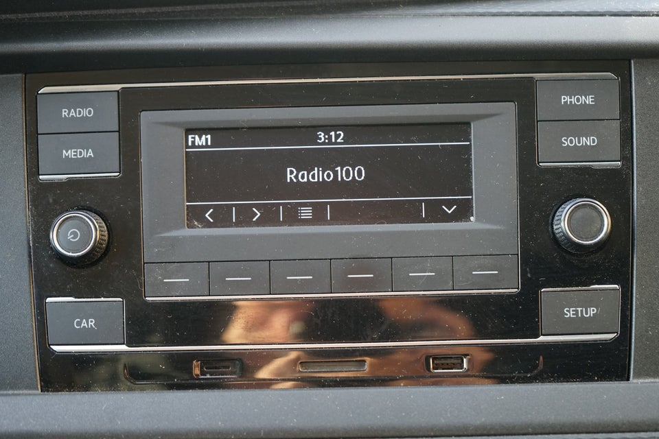 VW Transporter 2,0 TDi 110 Kassevogn lang