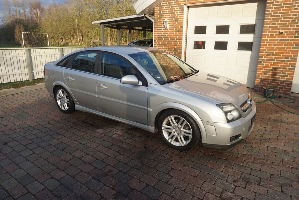 Opel Vectra 2,2 16V Elegance 4d