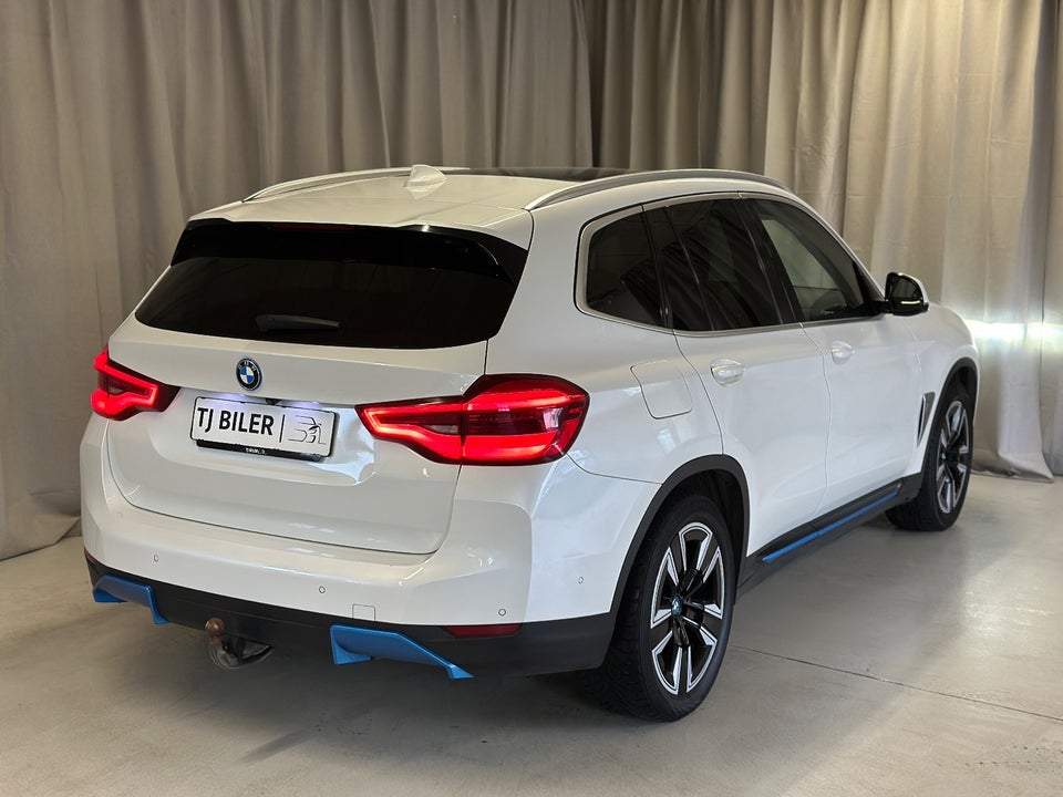 BMW iX3 Charged 5d