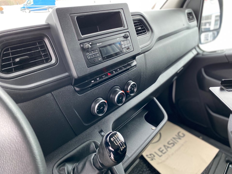 Renault Master IV T33 2,3 dCi 150 L2H2 Kassevogn