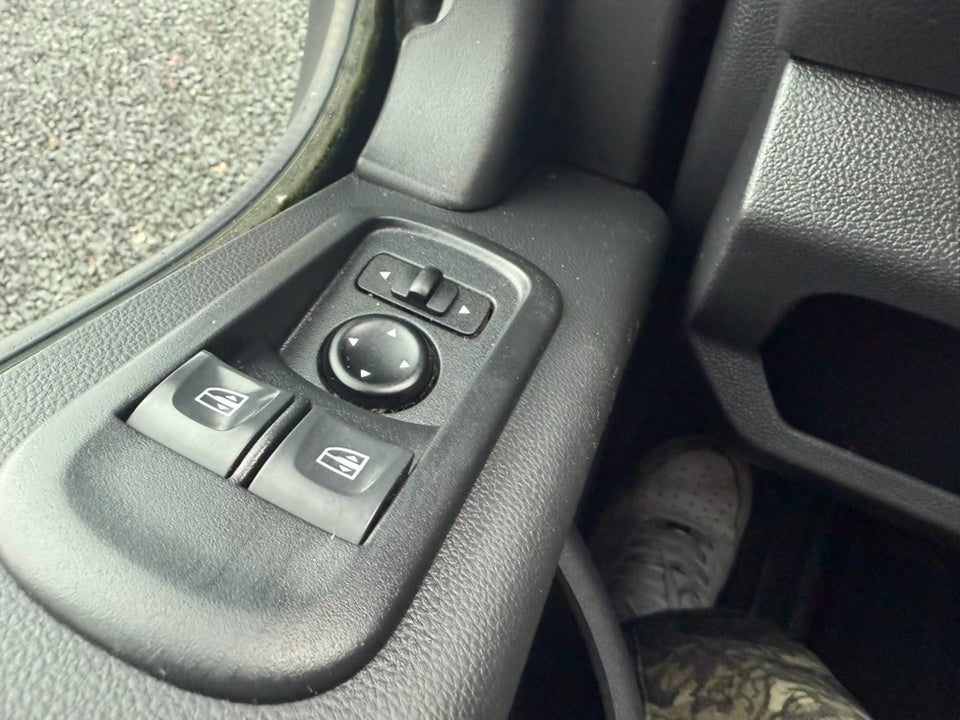 Renault Master IV T33 2,3 dCi 150 L2H2 Kassevogn