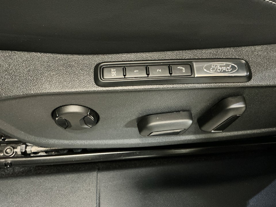 Ford Explorer 77 Premium Extended Range 5d