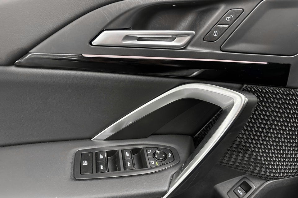 BMW iX1 eDrive20 X-Line 5d