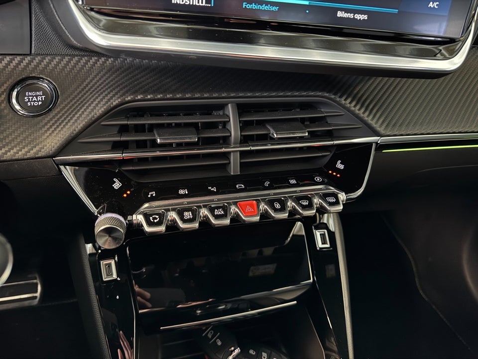 Peugeot e-208 50 GT 5d