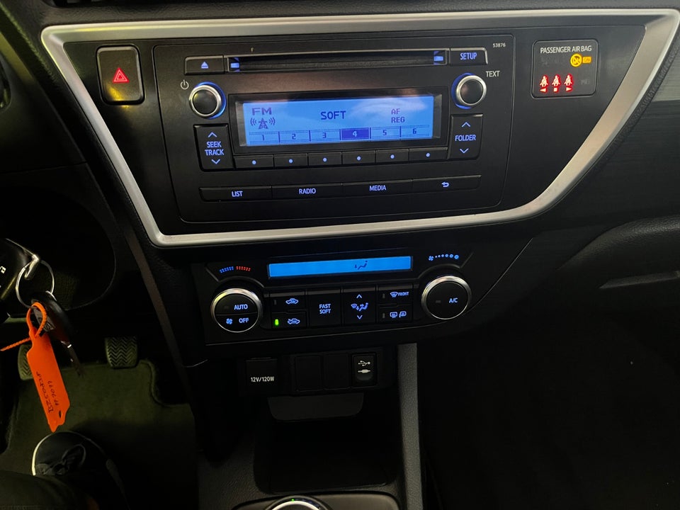 Toyota Auris 1,6 T2 5d