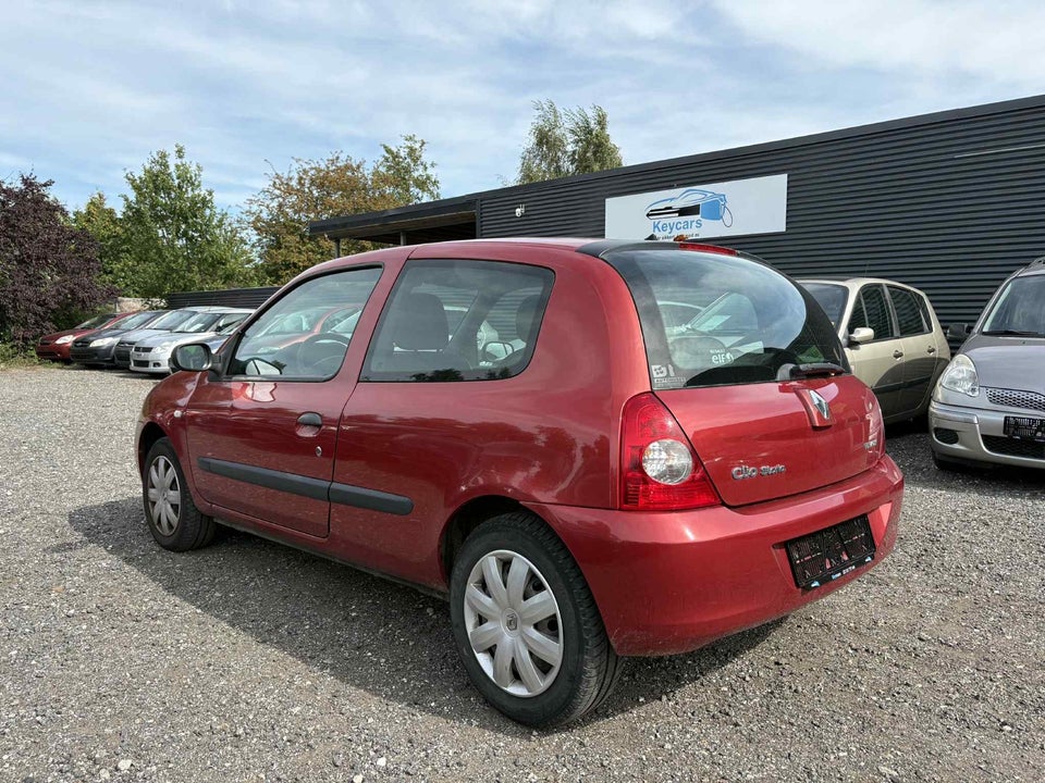 Renault Clio II 1,2 8V Authenique 3d