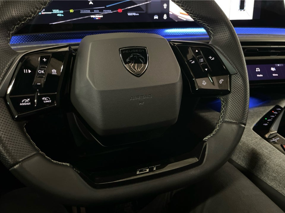 Peugeot e-3008 77 GT Pack 5d