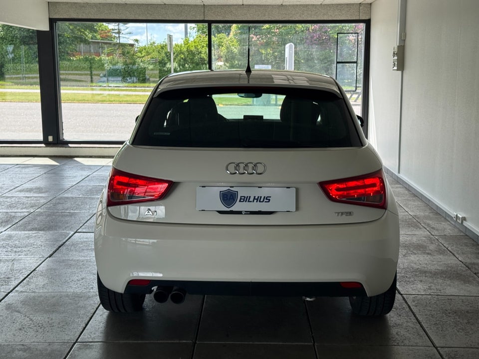 Audi A1 1,4 TFSi 122 Attraction Sportback 5d