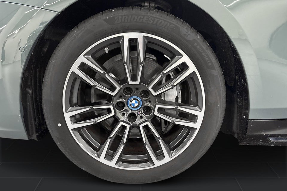 BMW i5 eDrive40 M-Sport 4d