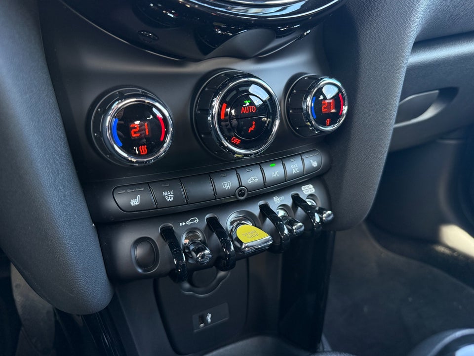 MINI Cooper SE Classic Trim 3d