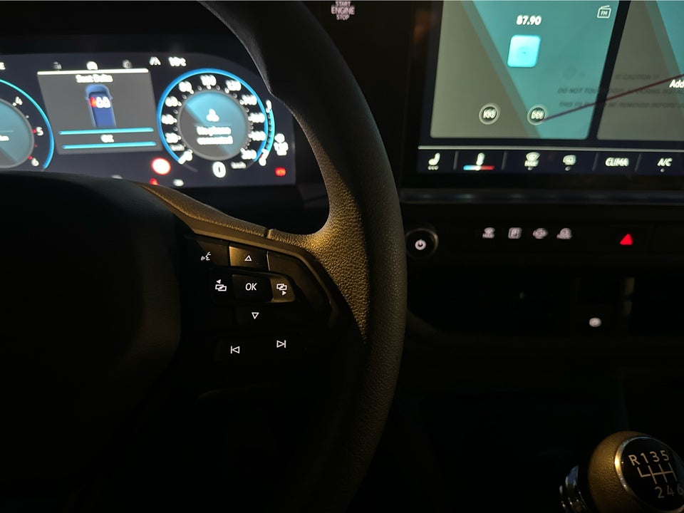 VW Transporter 2,0 TDi 110 Comfort Kassevogn SWB