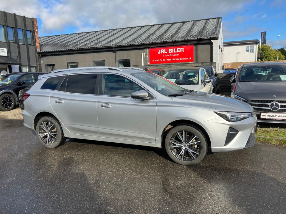 MG MG5 61 Luxury 5d