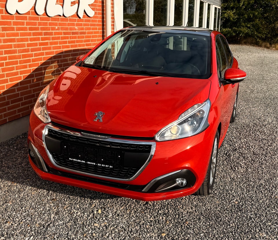 Peugeot 208 1,2 PureTech 82 Allure Sky 5d