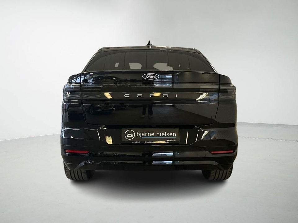 Ford Capri 82 Select Extended Range 5d