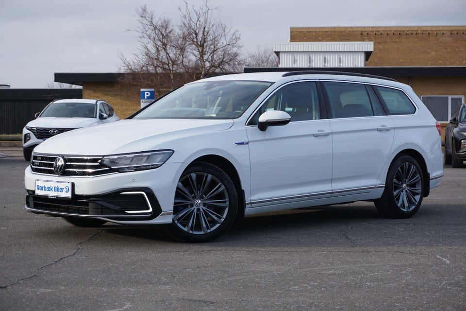 VW Passat 1,4 GTE High Variant DSG 5d