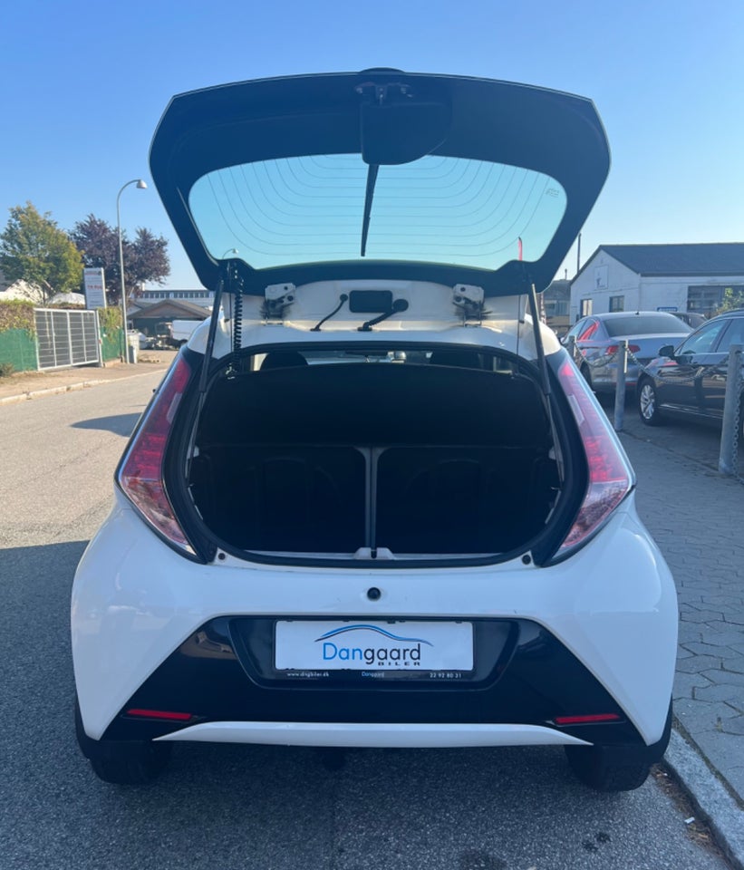 Toyota Aygo 1,0 VVT-i x-touch 5d