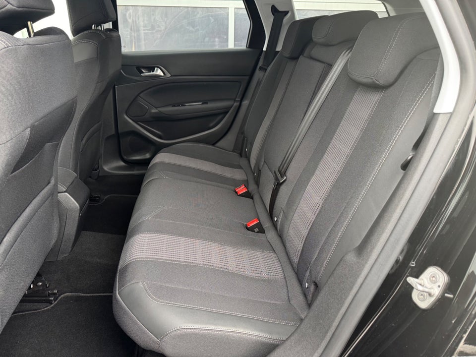 Peugeot 308 1,5 BlueHDi 130 Allure Grand SW 5d