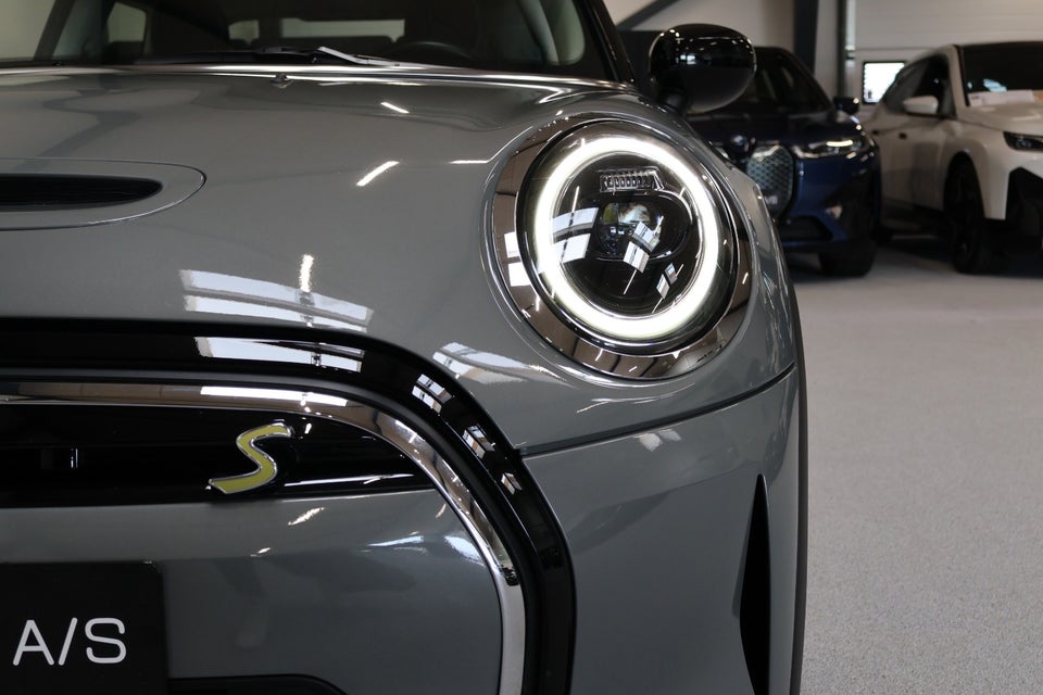 MINI Cooper SE Essential 3d