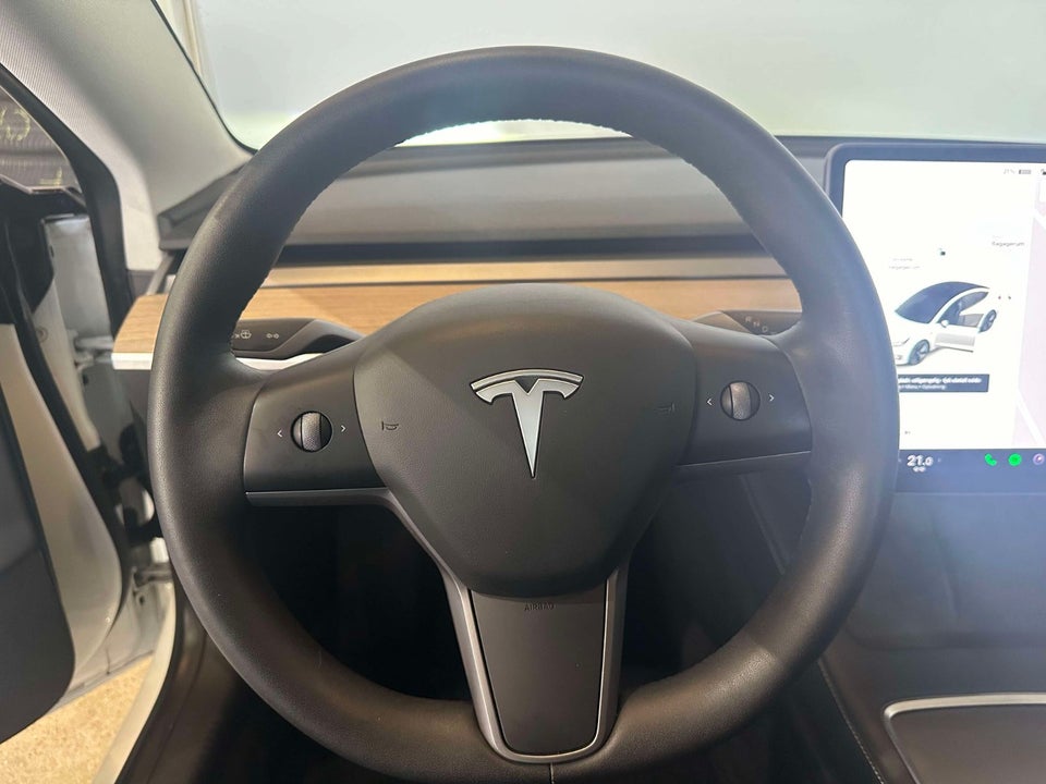 Tesla Model 3 Long Range AWD 4d