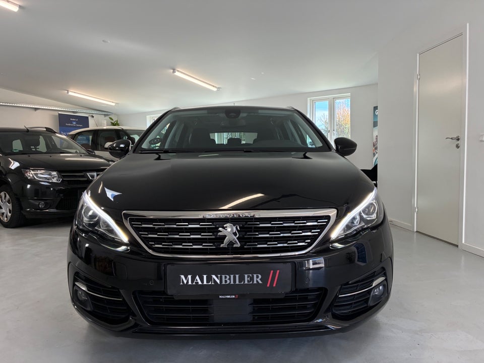 Peugeot 308 1,2 e-THP 130 Allure Sky SW EAT6 5d