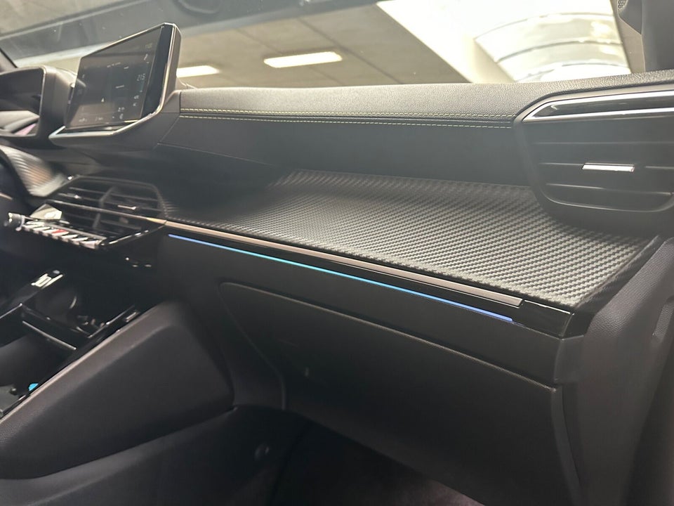 Peugeot e-2008 50 GT Sky 5d