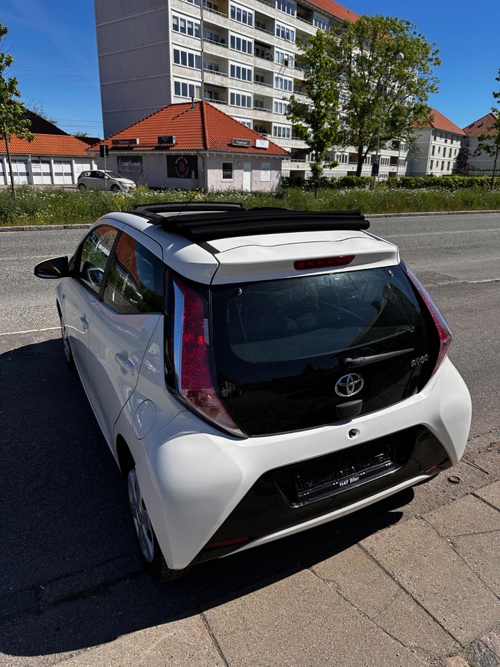 Toyota Aygo 1,0 VVT-i x-sky 5d