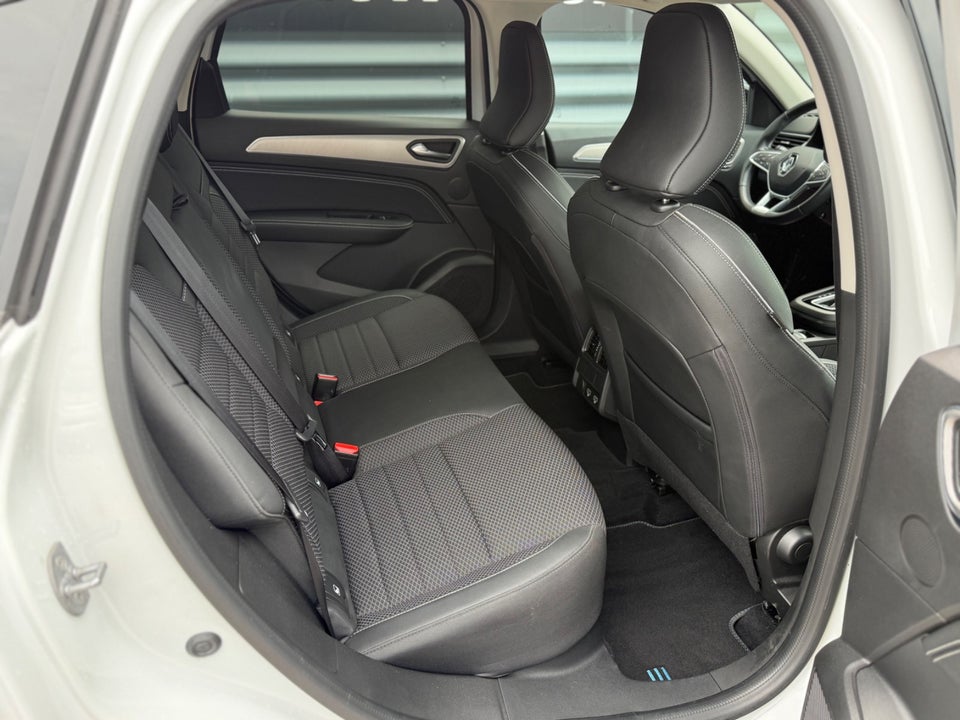Renault Arkana 1,6 E-Tech Intens 5d