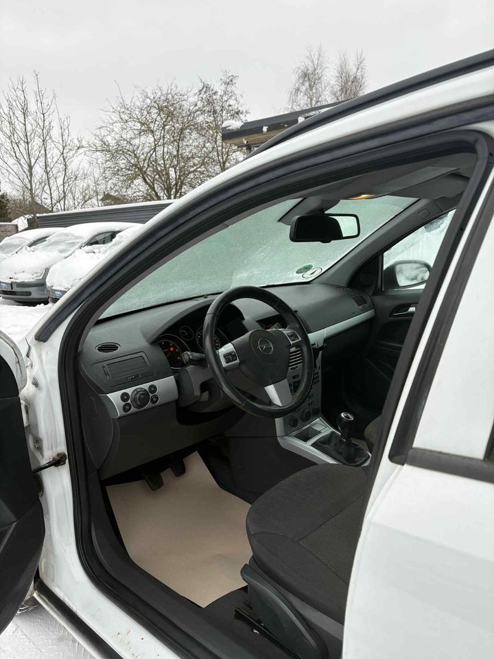 Opel Astra 1,7 CDTi 110 Enjoy 5d