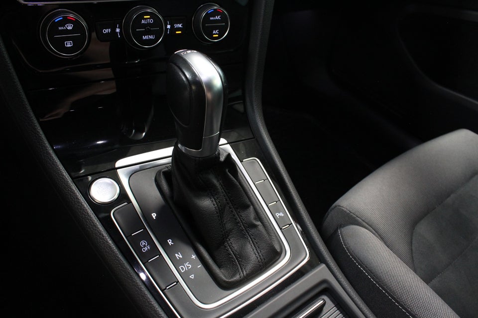 VW Golf VII 1,5 TSi 150 Highline Variant DSG 5d