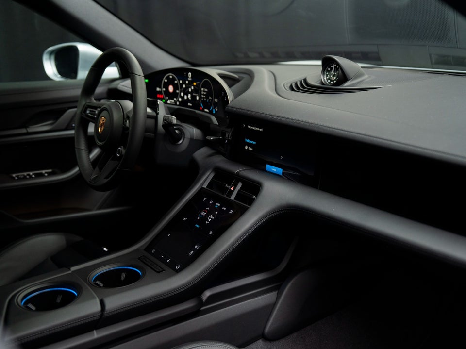 Porsche Taycan Performance+ Black Edition Sport Turismo 5d